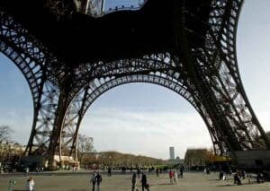 Scopri di più sull'articolo Parigi una città per romantici, appassionati d’arte e amanti della vita di strada