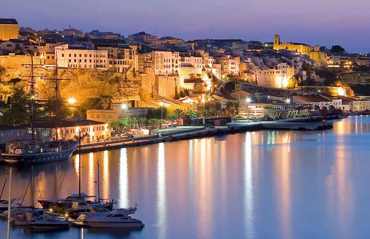 Mahon (Minorca), spiagge da sogno e cultura affascinante - GuideTuristiche
